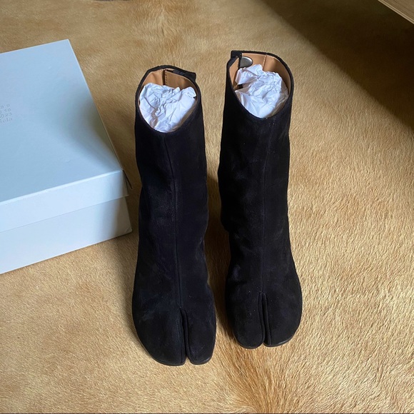 Black suede Maison Margiela Tabi boots